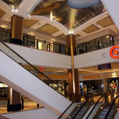 Interior-daffys-Target-escalator